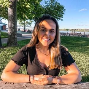 Meet your Posher, Caroline